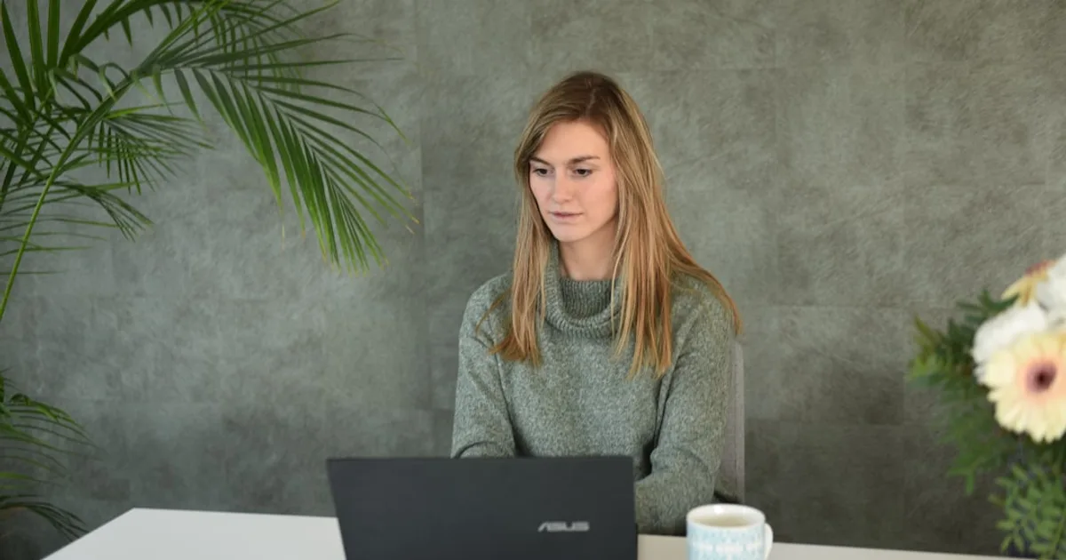 How to earn on OnlyFans without an agency